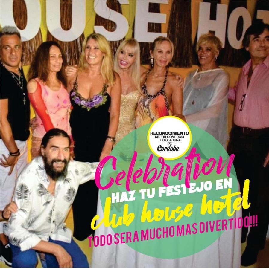 Club House Hotel ヴィラ・カルロス・パス エクステリア 写真