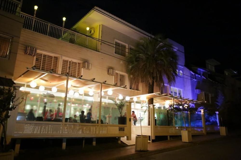 Club House Hotel ヴィラ・カルロス・パス エクステリア 写真