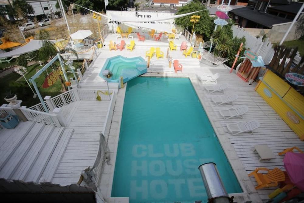 Club House Hotel ヴィラ・カルロス・パス エクステリア 写真