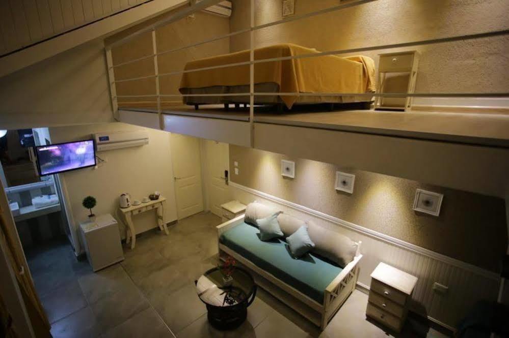 Club House Hotel ヴィラ・カルロス・パス エクステリア 写真