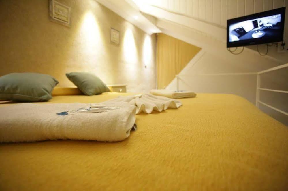 Club House Hotel ヴィラ・カルロス・パス エクステリア 写真